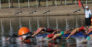 Triatlon: Fuchs Renáta , úszás rajt